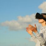 How Virtual Reality is Transforming the Online Experience
